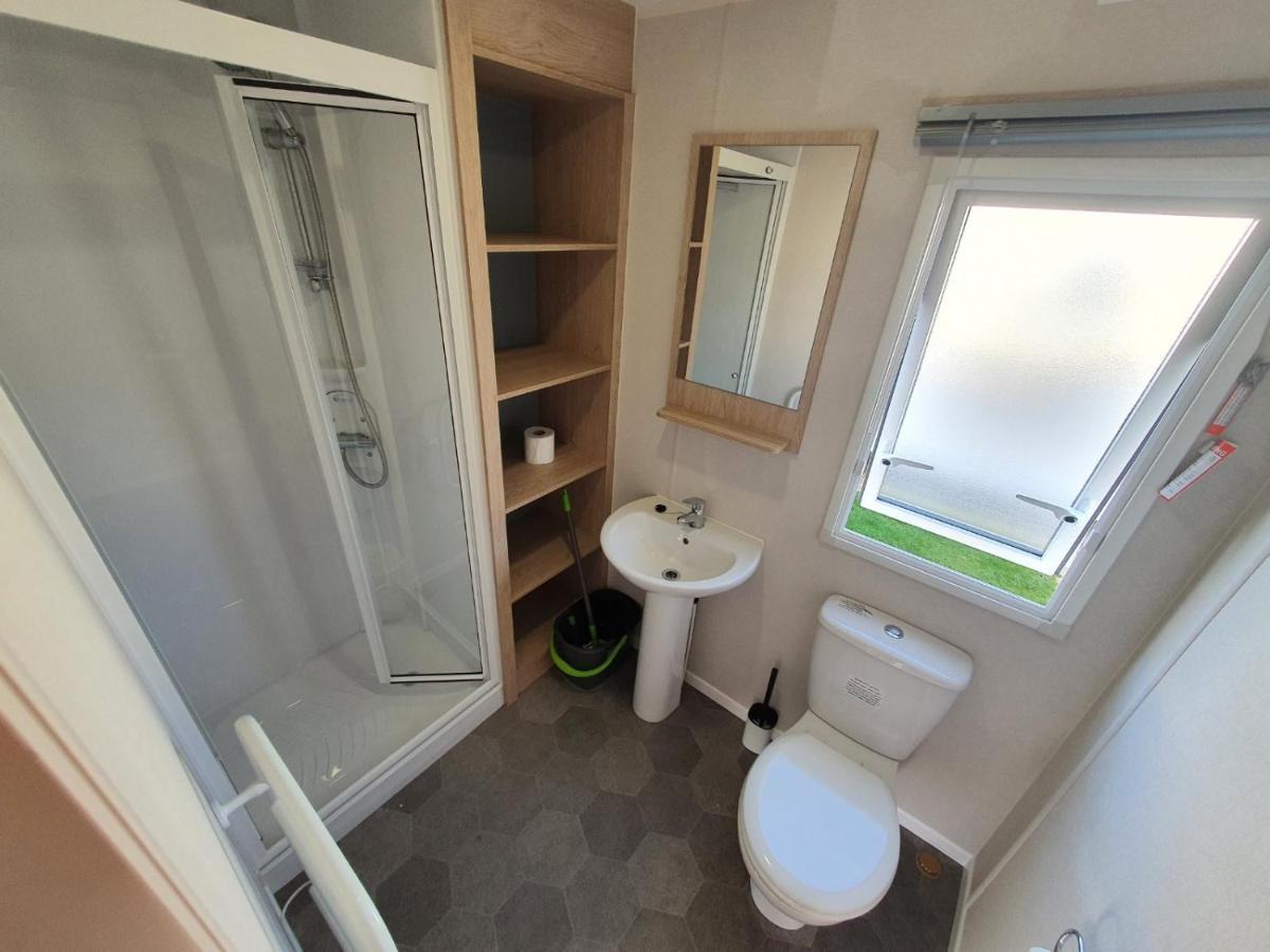 Escape City Caravan Lytchett Minster Exterior foto
